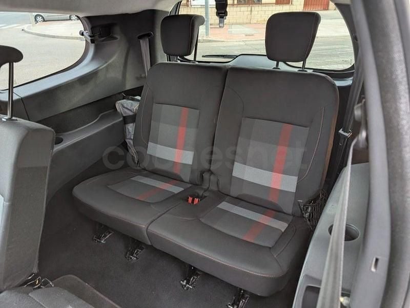 Usado Dacia Lodgy 102 CV (75 kW) 2019 Gris / plata Monovolumen