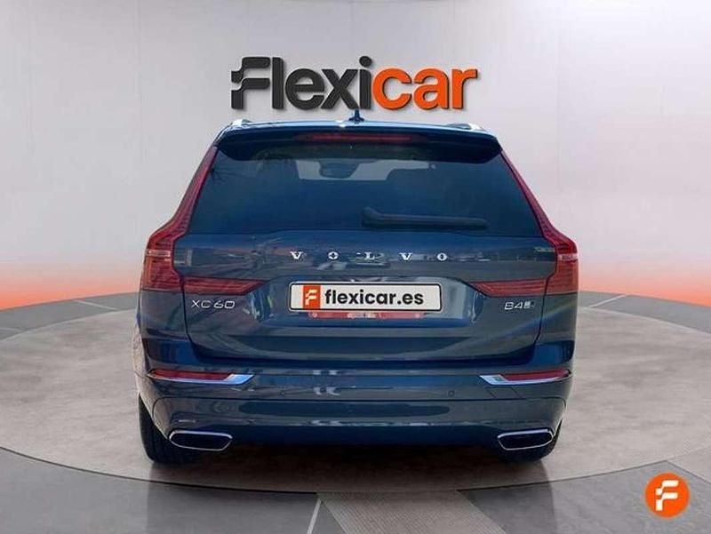 Usado Volvo XC60 Inscription 235 CV (172 kW) 2020 Azul SUV