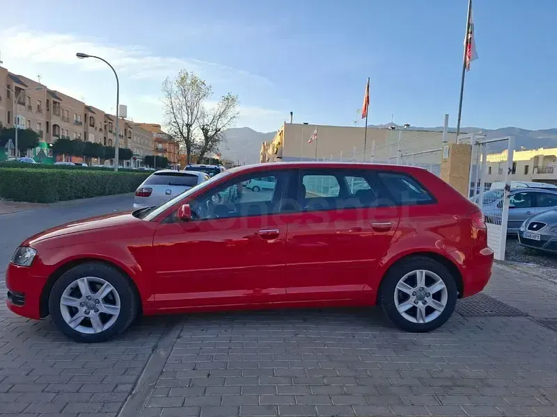 Usado Audi A3 Attraction 140 HP (102 kW) 2012 Vermelho Citadino