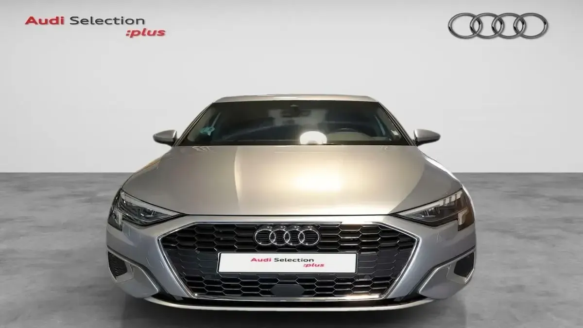 Usado Audi A3 Advanced Plus 116 CV (85 kW) 2022 Gris Berlina