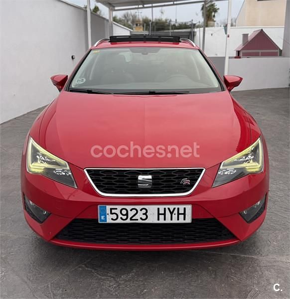 Usado Seat Leon ST FR 150 CV (110 kW) 2014 Rojo Familiar