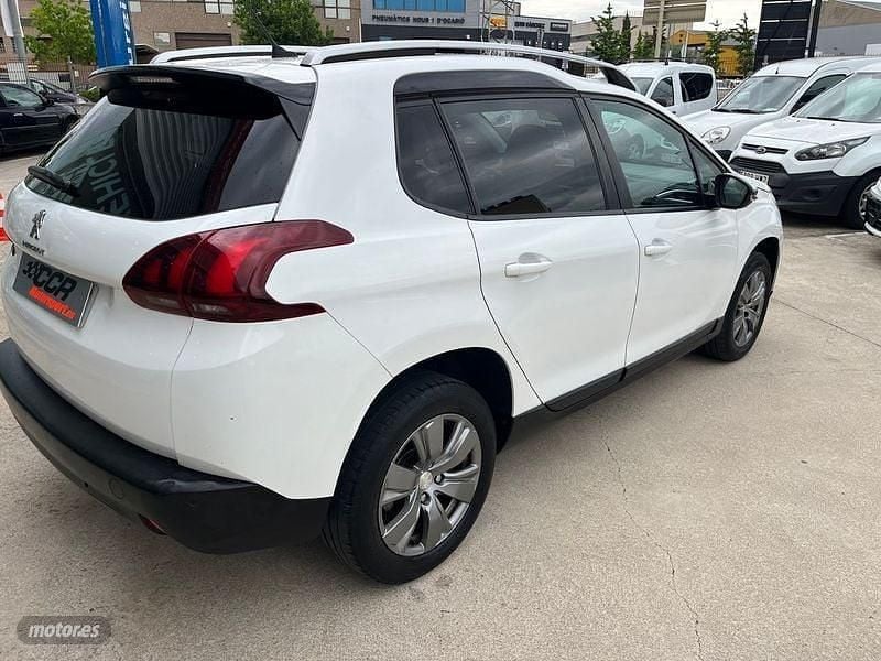 Usado Peugeot 2008 Style 82 CV (60 kW) 2017 Blanco SUV