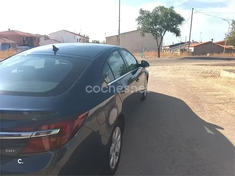 Usado Opel Insignia Selective 130 CV (95 kW) 2014 Azul Berlina