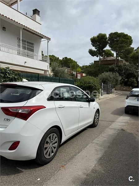 Blanco Usado 2015 Hyundai i30 Berlina | 8650 € (Precio justo) - Imagen 1/4
