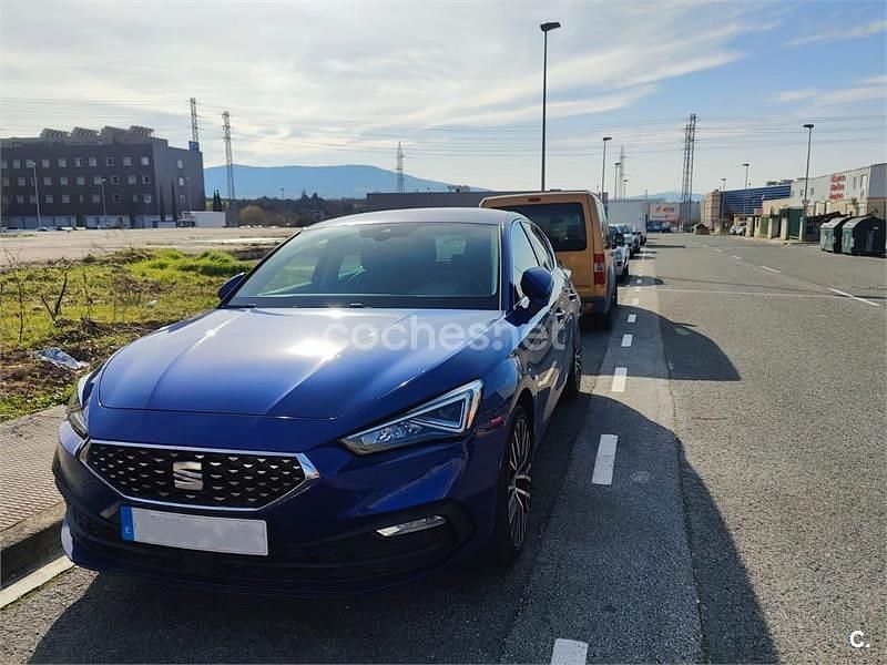 Usado Seat Leon XCELLENCE 150 CV (110 kW) 2021 Azul Berlina