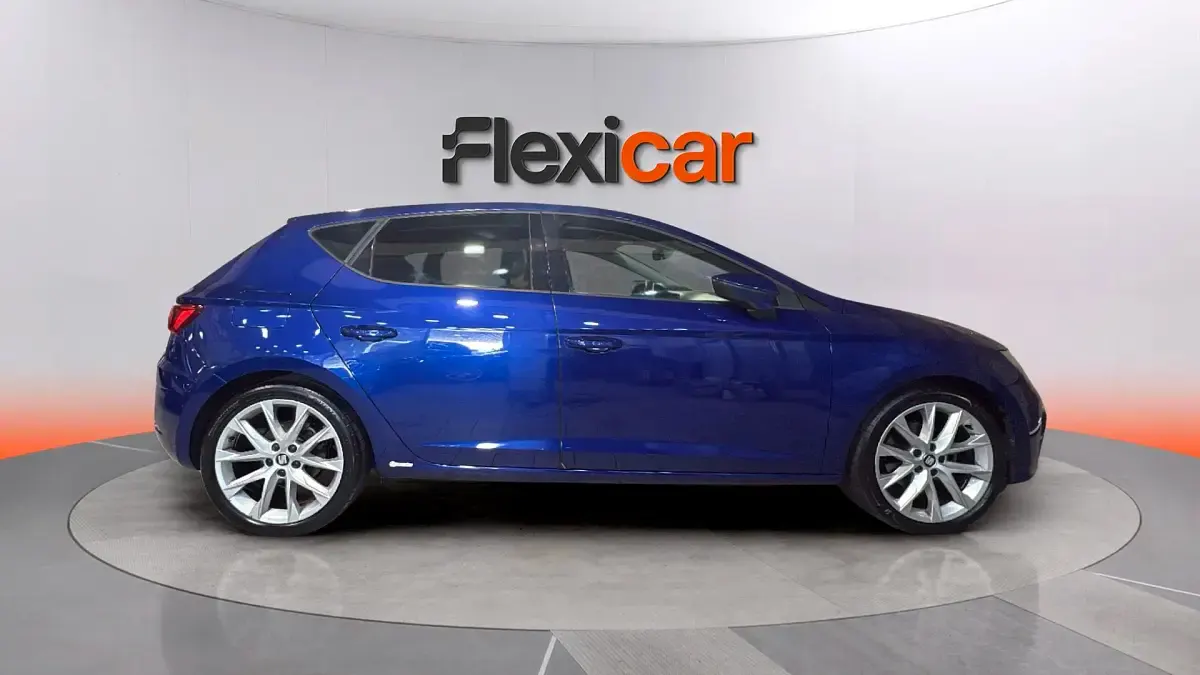 Usado Seat Leon FR 150 CV (110 kW) 2019 Azul Berlina