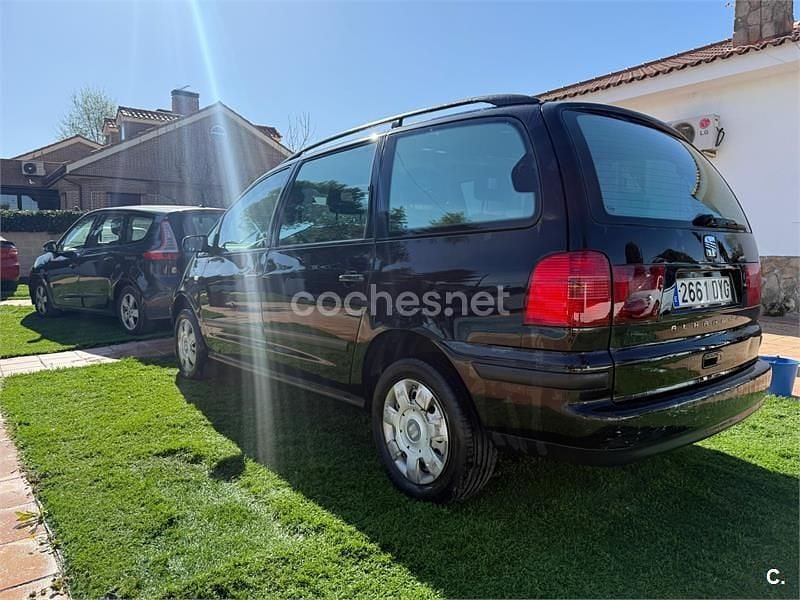 Usado Seat Alhambra Reference 140 CV (102 kW) 2006 Negro Monovolumen