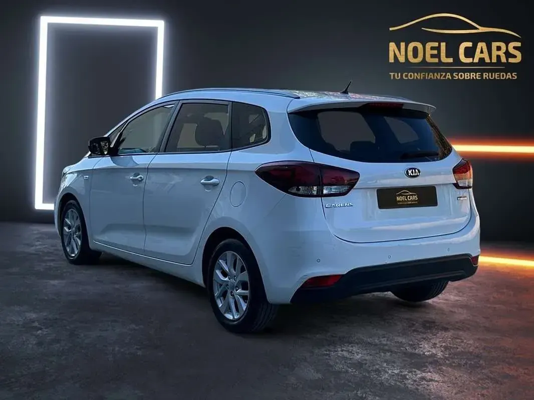 Usado Kia Carens 116 CV (85 kW) 2017 Blanco Monovolumen
