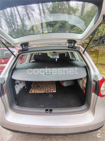 Usado VW Passat Advance 140 CV (102 kW) 2006 Gris / plata Familiar