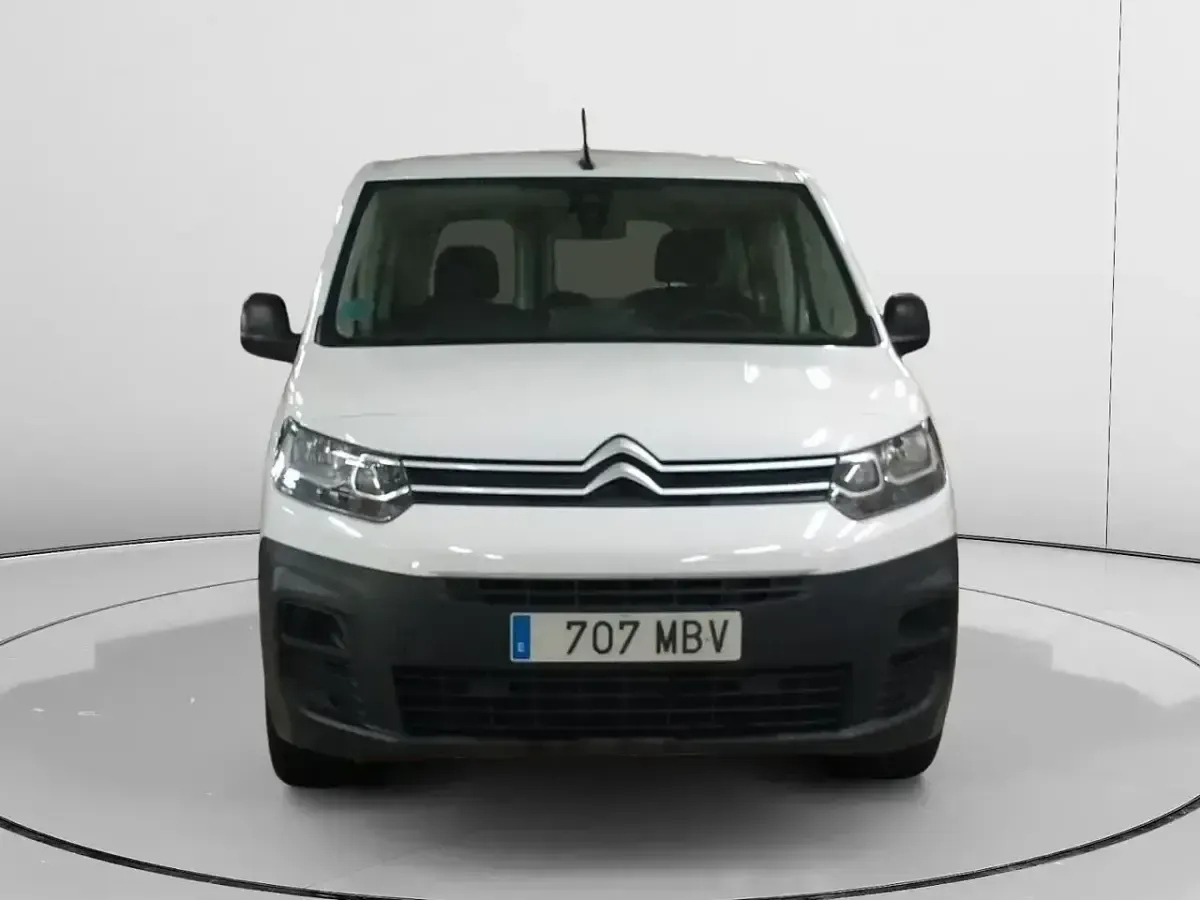 Usado Citroën Berlingo Live 102 CV (75 kW) 2022 Blanco Monovolumen
