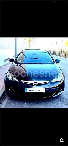 Usado Opel Astra GTC Sportive 165 CV (121 kW) 2012 Negro Berlina