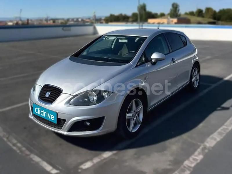 Usado Seat Leon Copa 105 CV (77 kW) 2012 Gris / plata Berlina