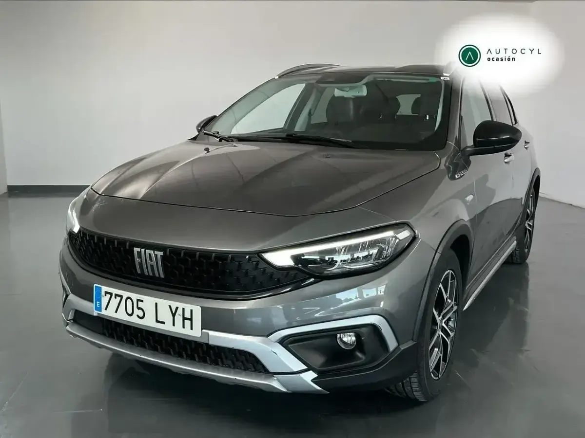 Usado Fiat Tipo Cross 101 CV (74 kW) 2022 Verde Familiar