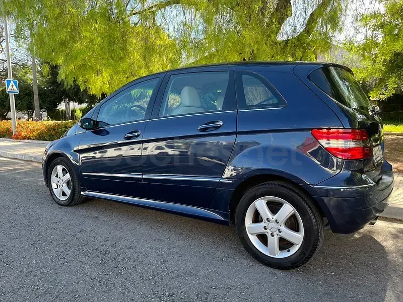 Usado Mercedes B200 140 CV (102 kW) 2006 Azul Monovolumen