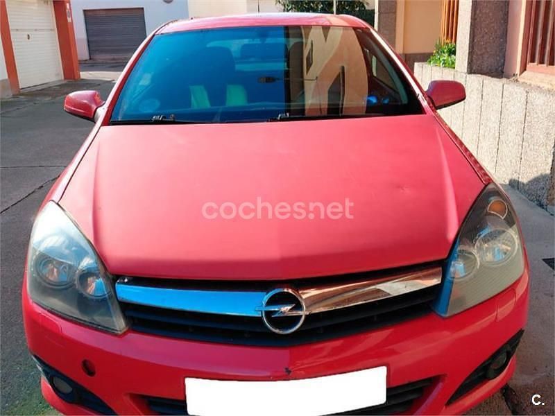 Usado Opel Astra GTC Sport 105 CV (77 kW) 2006 Rojo Berlina