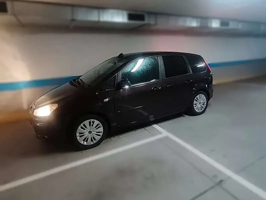 Usado Ford C-MAX Ghia 136 CV (100 kW) 2008 Burdeos Monovolumen