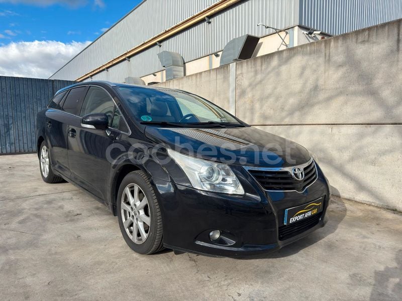Negro Usado 2010 Toyota Avensis Advance Familiar | 8999 € (Precio justo) - Imagen 1/4