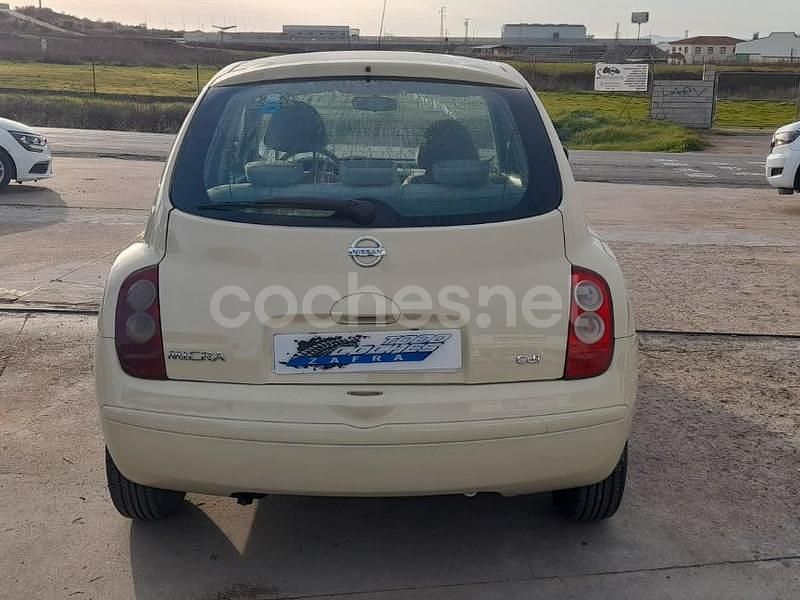 Usado Nissan Micra Acenta 82 CV (60 kW) 2005 Beige Berlina