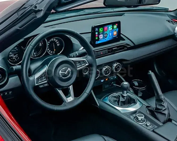 Usado Mazda MX5 Exclusive-Line 184 CV (135 kW) 2023 Rojo Descapotable