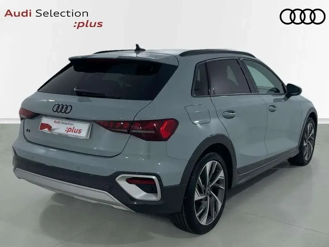 Usado Audi A3 Advanced 205 CV (150 kW) 2025 Gris SUV