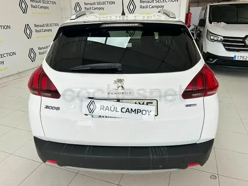 Usado Peugeot 2008 Allure 110 CV (80 kW) 2017 Blanco SUV