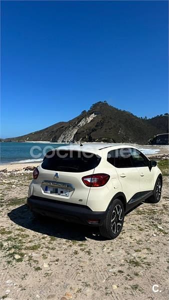 Usado Renault Captur Zen 90 CV (66 kW) 2016 Beige SUV