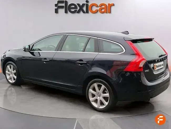 Usado Volvo V60 Momentum 150 CV (110 kW) 2017 Azul Familiar