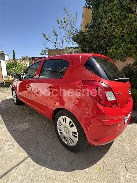 Usado Opel Corsa Essentia 75 CV (55 kW) 2007 Rojo Utilitario