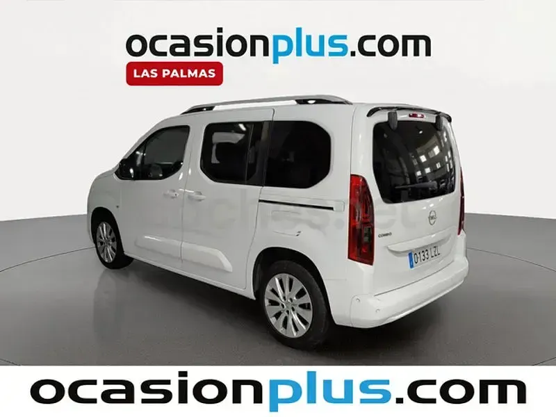 Usado Opel Combo Life Elegance 131 CV (96 kW) 2022 Blanco Monovolumen