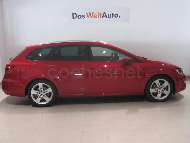 Usado Seat Leon FR 130 CV (95 kW) 2019 Rojo Familiar