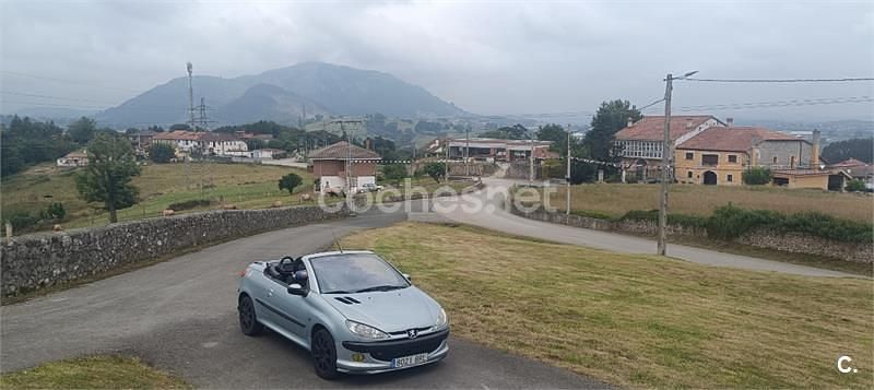 Gris / plata Usado 2001 Peugeot 206 Descapotable | 2200 € (Precio justo) - Imagen 1/4
