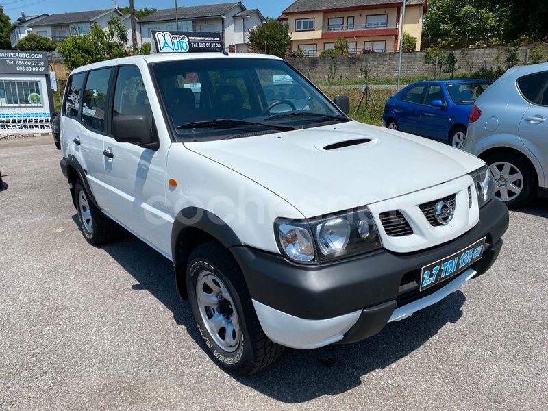 Blanco Usado 2005 Nissan Terrano SUV | 9990 € (Precio justo) - Imagen 1/4
