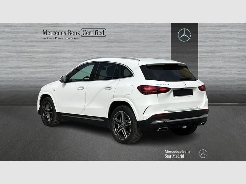 Usado Mercedes GLA250 AMG line 218 CV (160 kW) 2025 Blanco SUV