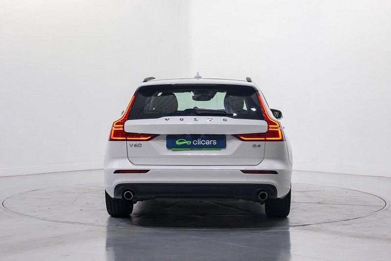 Usado Volvo V60 Momentum 197 CV (144 kW) 2021 Gris Familiar