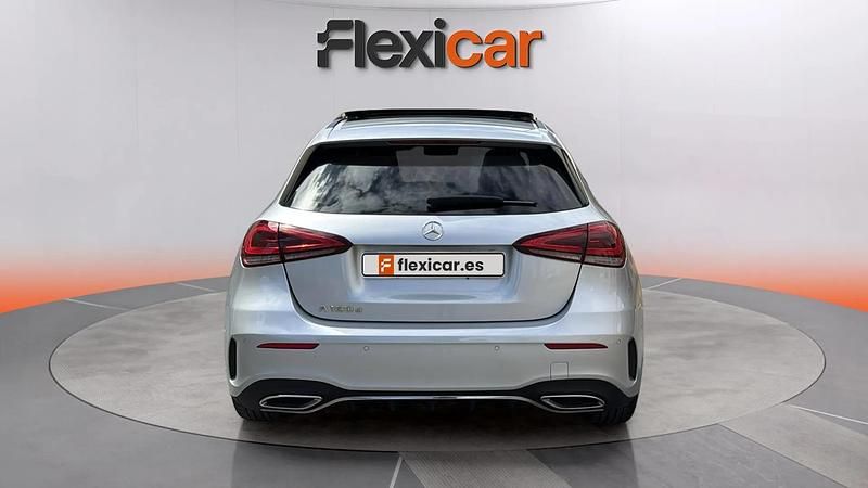 Usado Mercedes A180 116 CV (85 kW) 2018 Gris Berlina