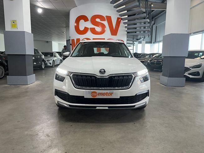 Usado Skoda Kamiq Ambition 110 CV (80 kW) 2021 Blanco SUV