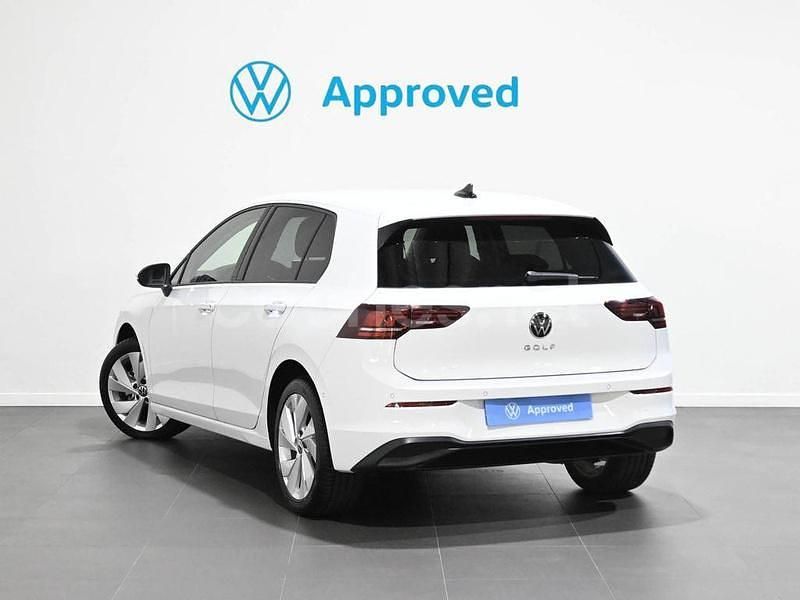 Usado VW Golf VIII Life 115 CV (84 kW) 2025 Blanco Berlina