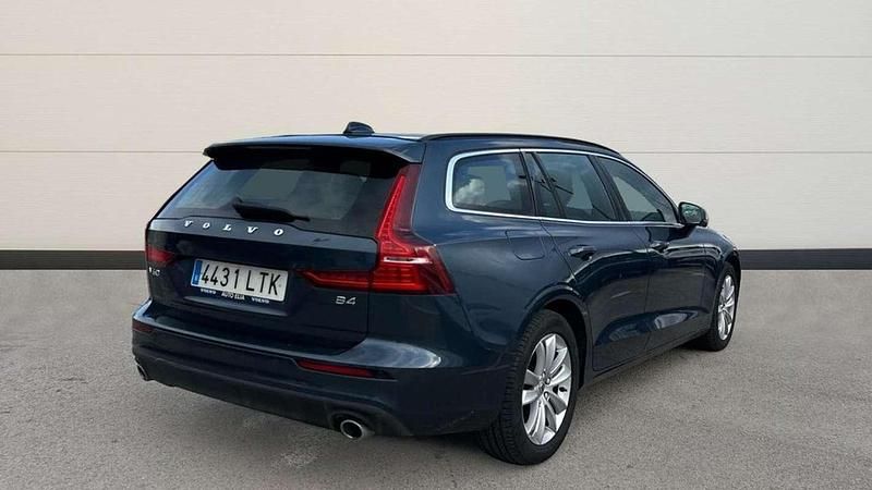 Usado Volvo V60 Momentum 199 CV (146 kW) 2021 Azul Familiar