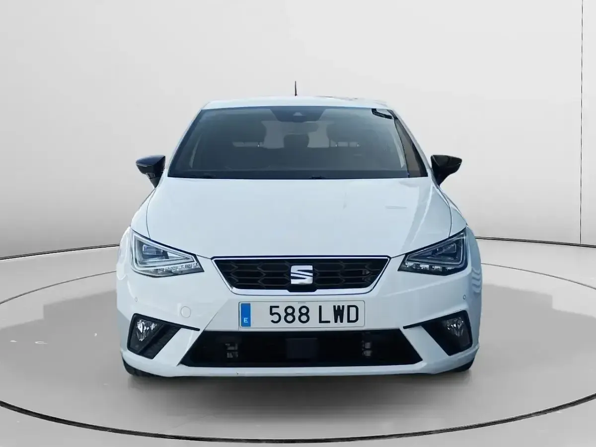 Usado Seat Ibiza FR 110 CV (80 kW) 2022 Blanco Utilitario