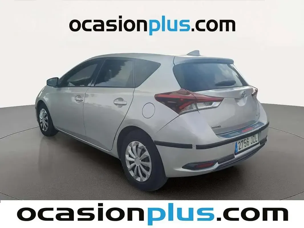 Usado Toyota Auris Business Edition 90 CV (66 kW) 2017 Gris Utilitario