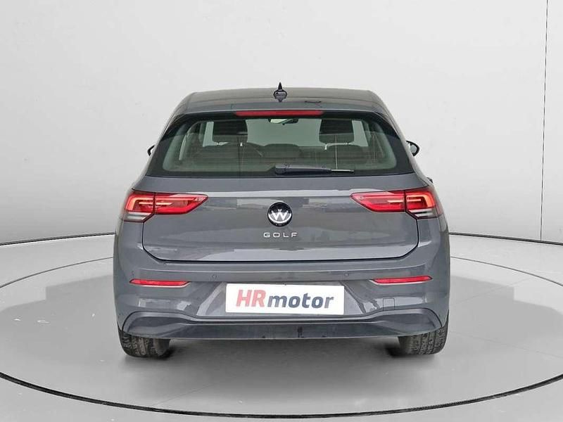 Usado VW Golf VIII Life 111 CV (81 kW) 2024 Gris Utilitario