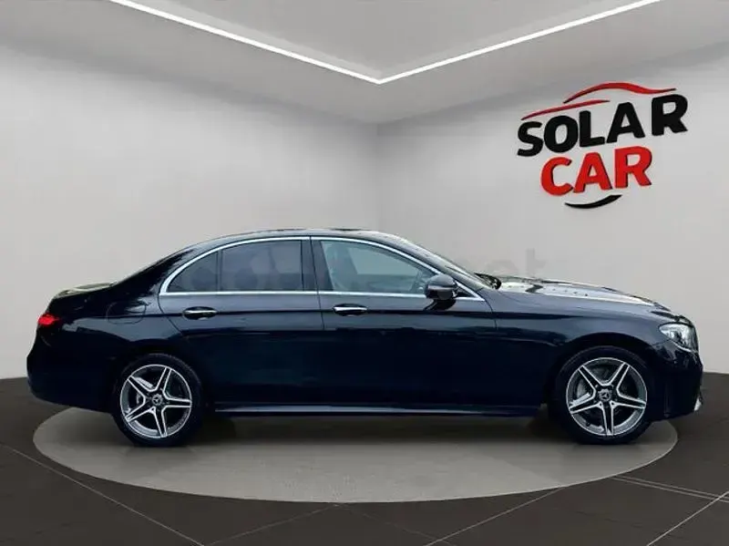 Usado Mercedes E200 160 CV (117 kW) 2021 Negro Berlina