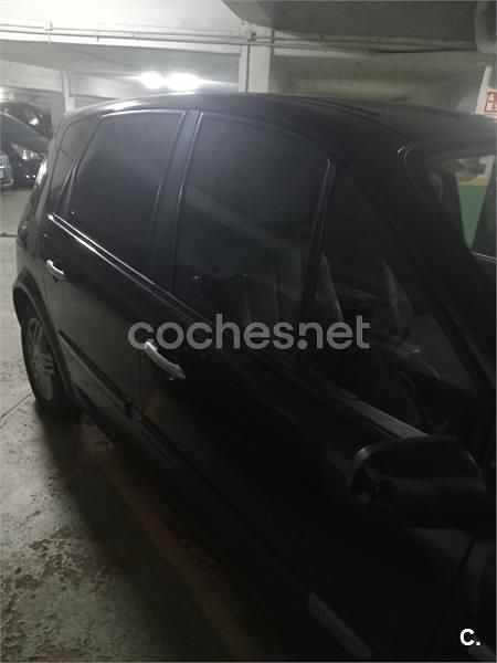 Usado Renault Scénic II Privilege 120 CV (88 kW) 2005 Negro Monovolumen