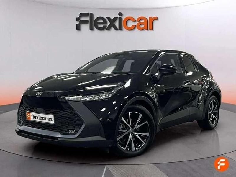 Käytetty Toyota C-HR Advance 122 HP (89 kW) 2023 Musta Katumaasturi