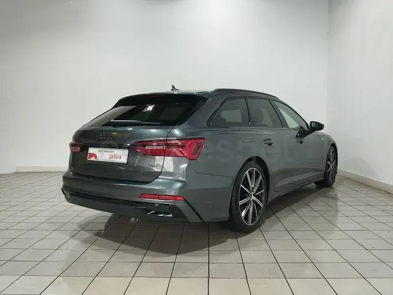Usado Audi A6 245 CV (180 kW) 2025 Gris / plata Familiar
