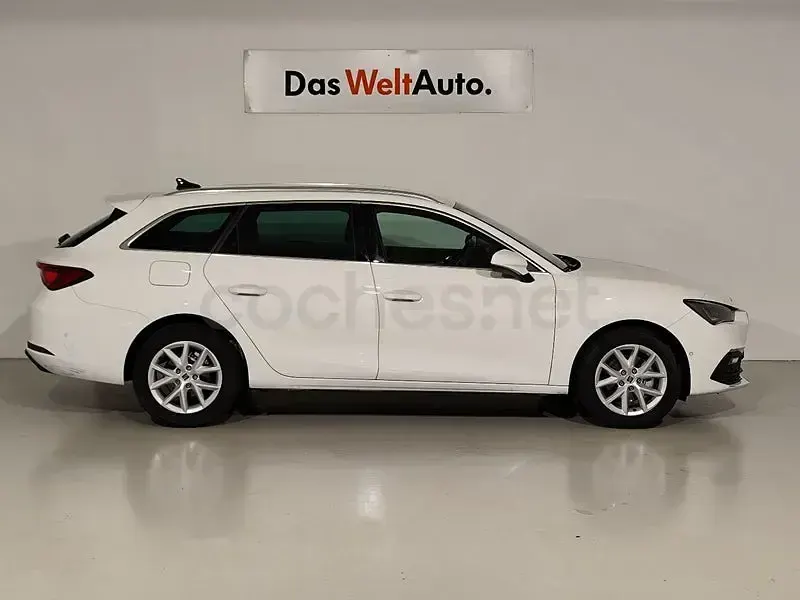 Usado Seat Leon Style 116 CV (85 kW) 2025 Blanco Familiar