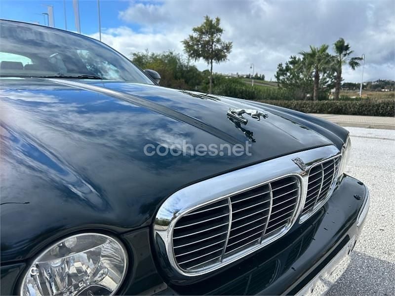 Usado Jaguar XJ8 Executive 300 CV (220 kW) 2003 Verde Berlina