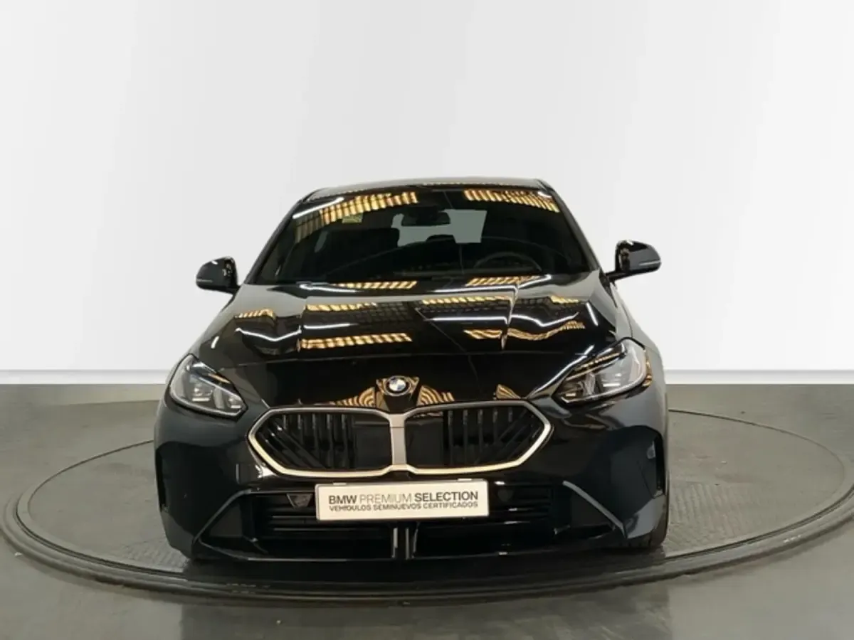 Usado BMW 120 Comfort Edition 163 CV (119 kW) 2025 Negro Utilitario