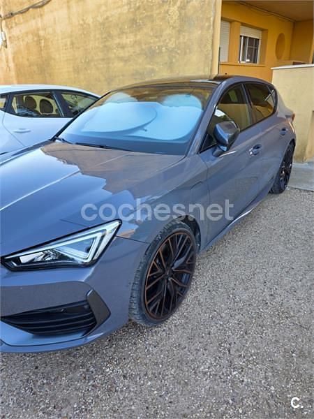 Usado Cupra Leon 245 CV (180 kW) 2020 Gris / plata Berlina