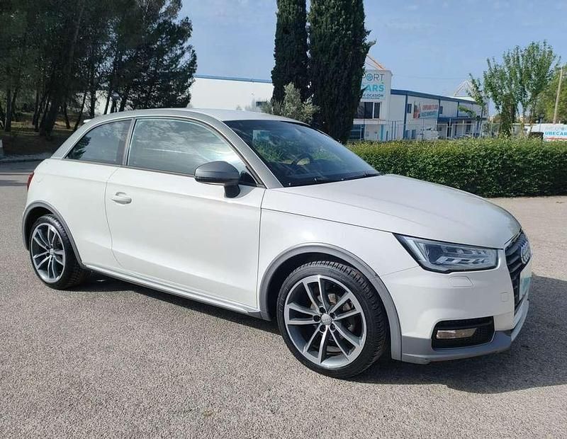 Usado Audi A1 Attraction 90 CV (66 kW) 2015 Blanco Utilitario